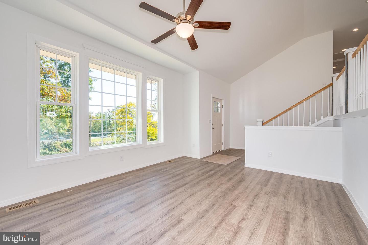 1359 Henshaw ROAD