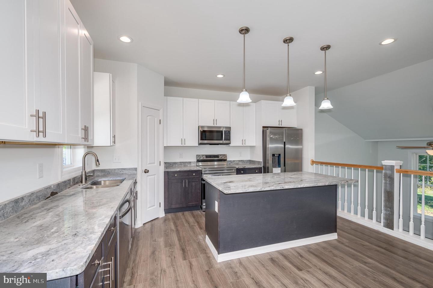 1359 Henshaw ROAD