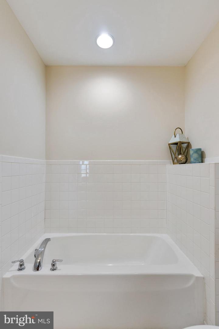 23 Quartz ROAD