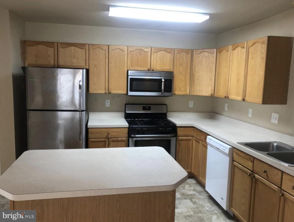 16 W Calabash COURT