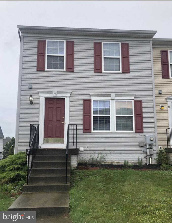 16 W Calabash COURT