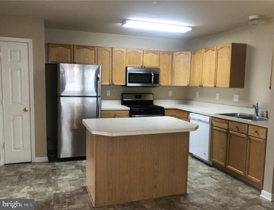 16 W Calabash COURT