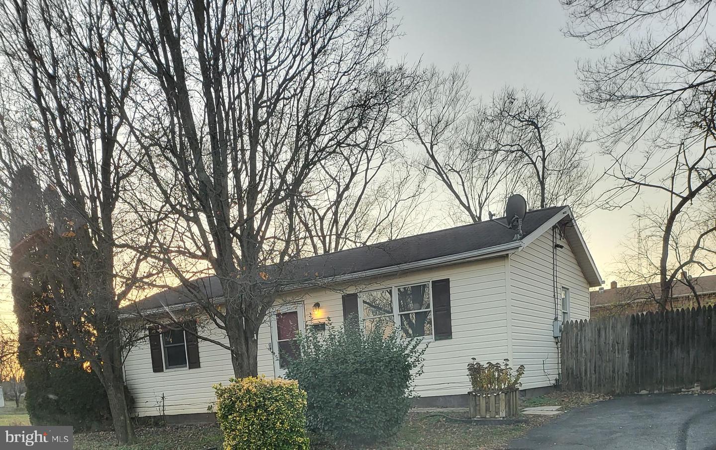109 Daniel STREET