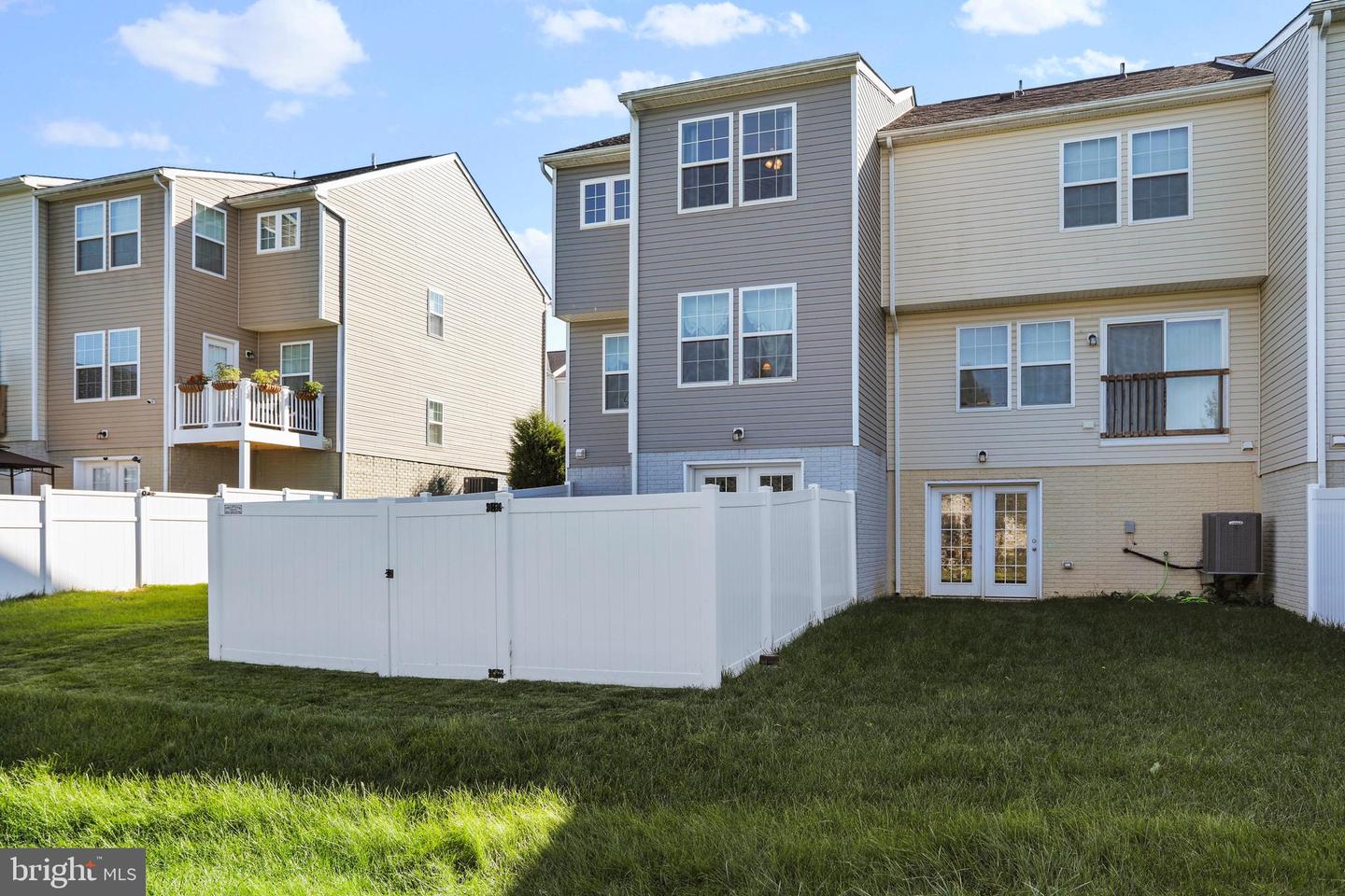 30 Britania COURT