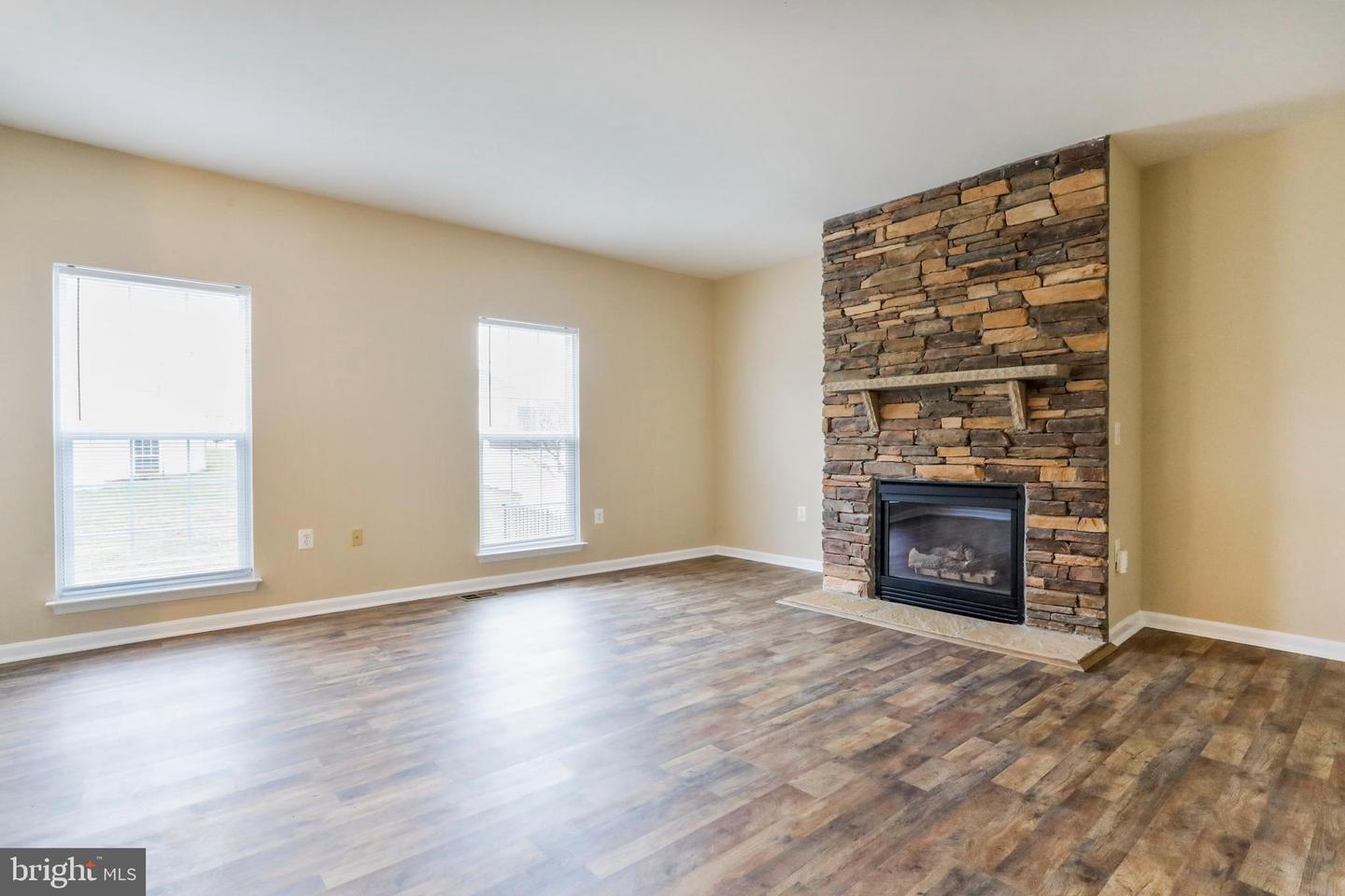 208 Rubens CIRCLE