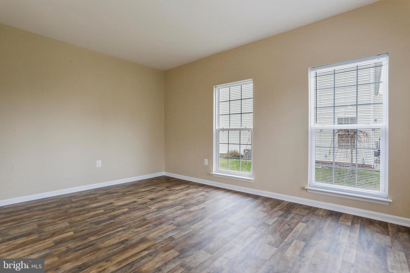 208 Rubens CIRCLE