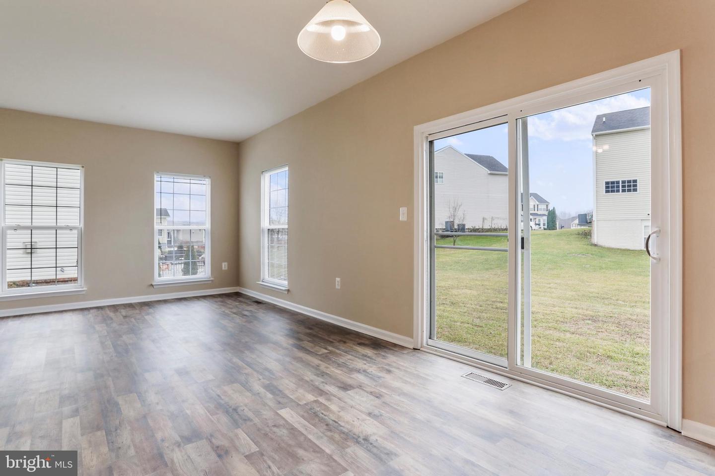 208 Rubens CIRCLE