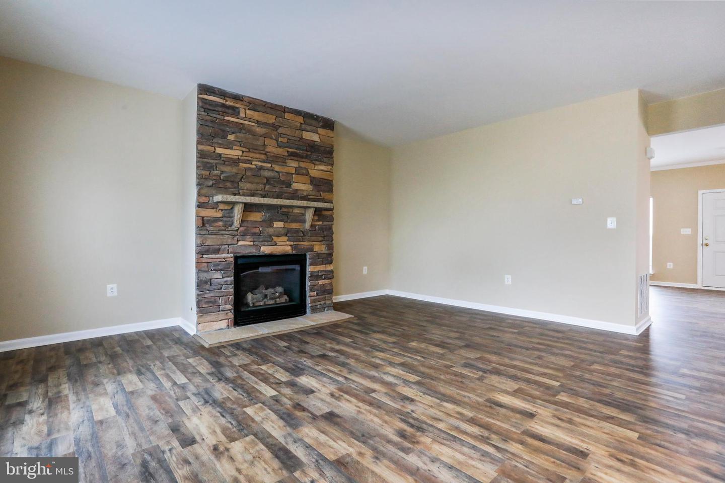 208 Rubens CIRCLE