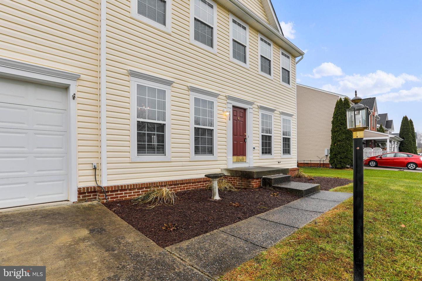 208 Rubens CIRCLE