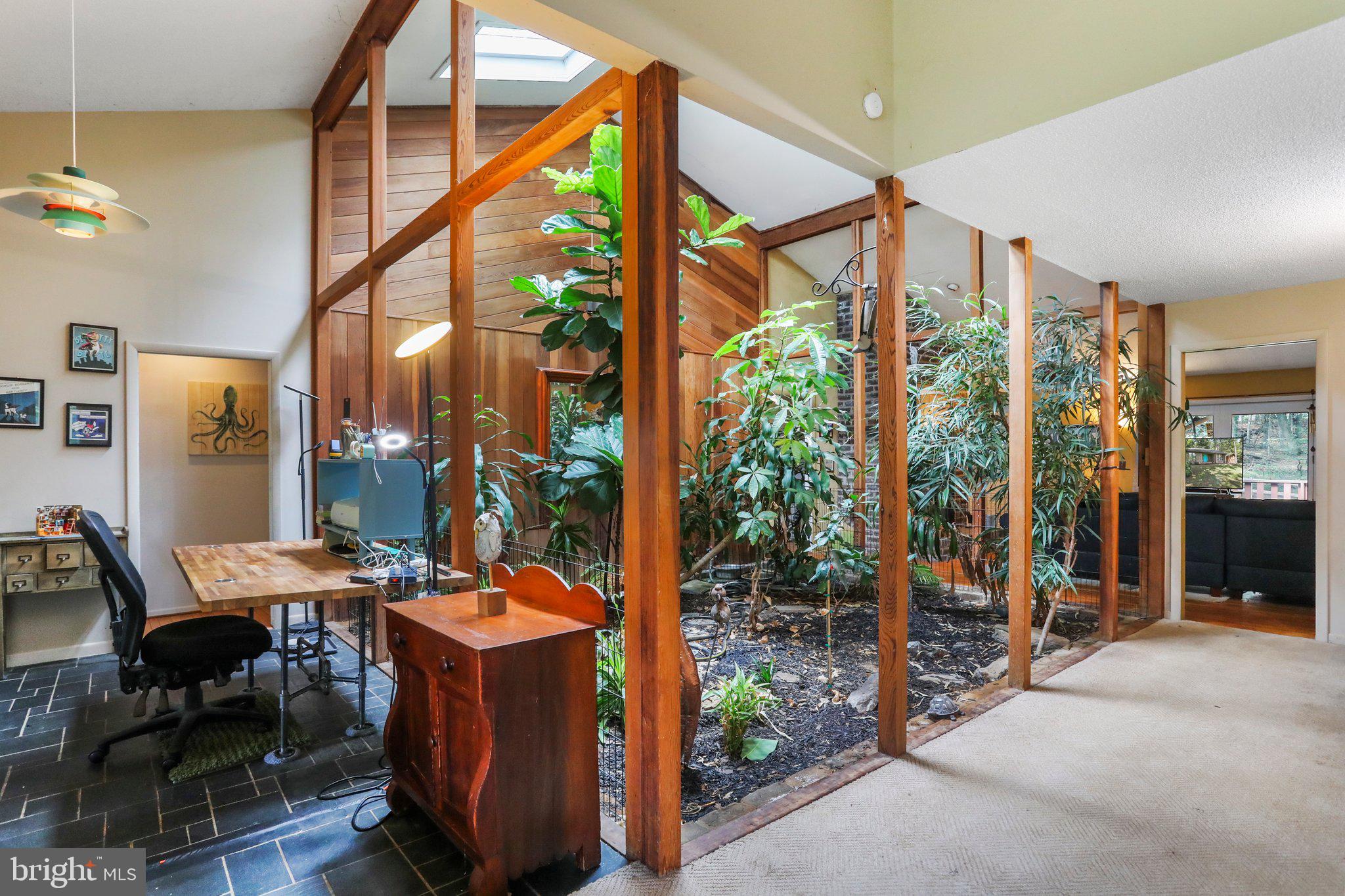 1121 Showers LANE