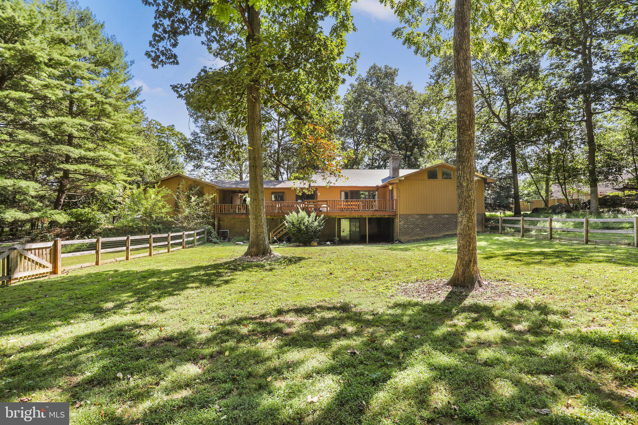 1121 Showers LANE