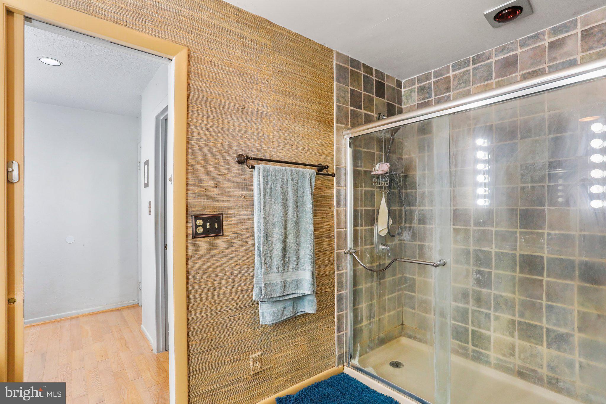 1121 Showers LANE