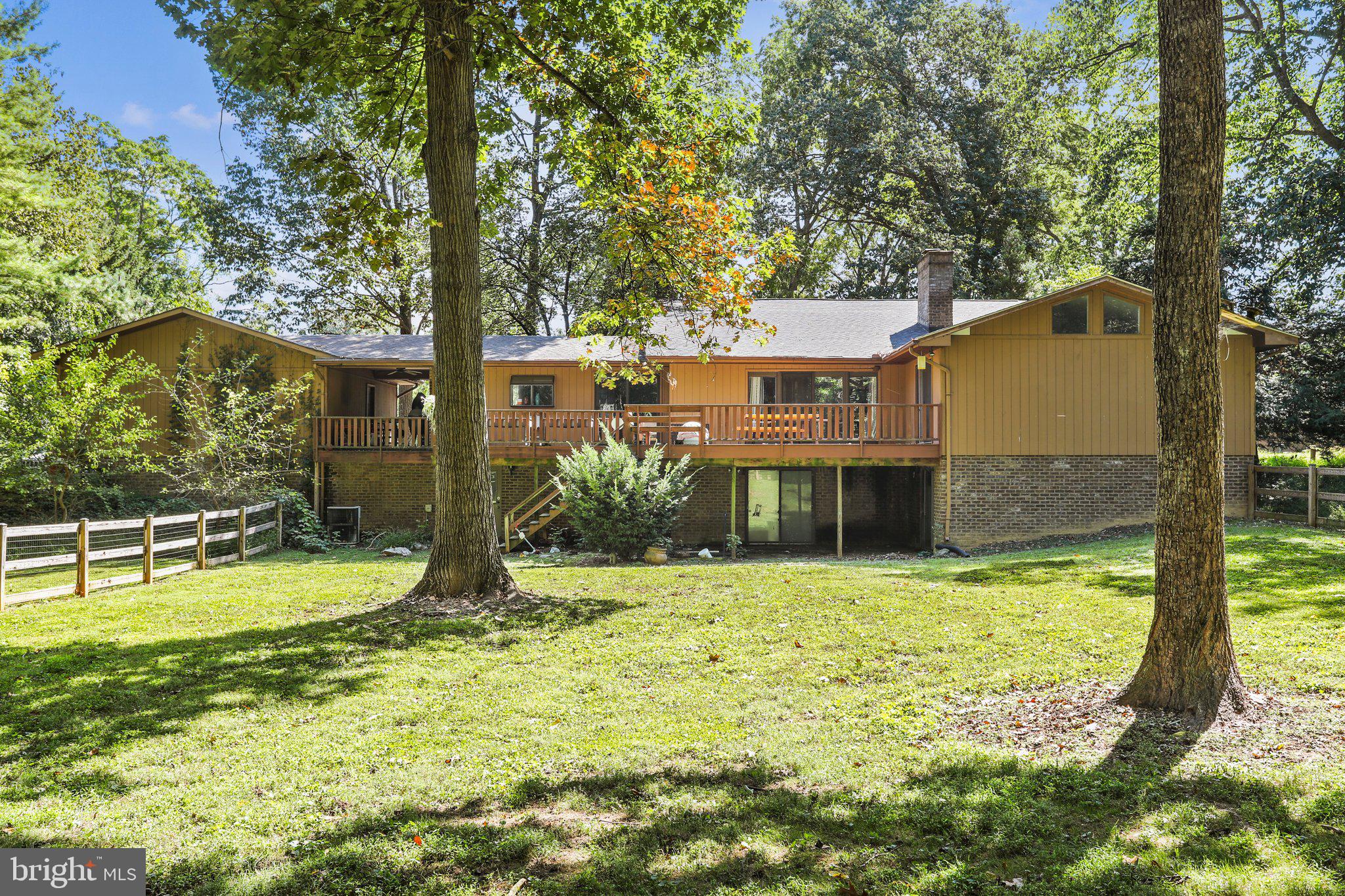 1121 Showers LANE