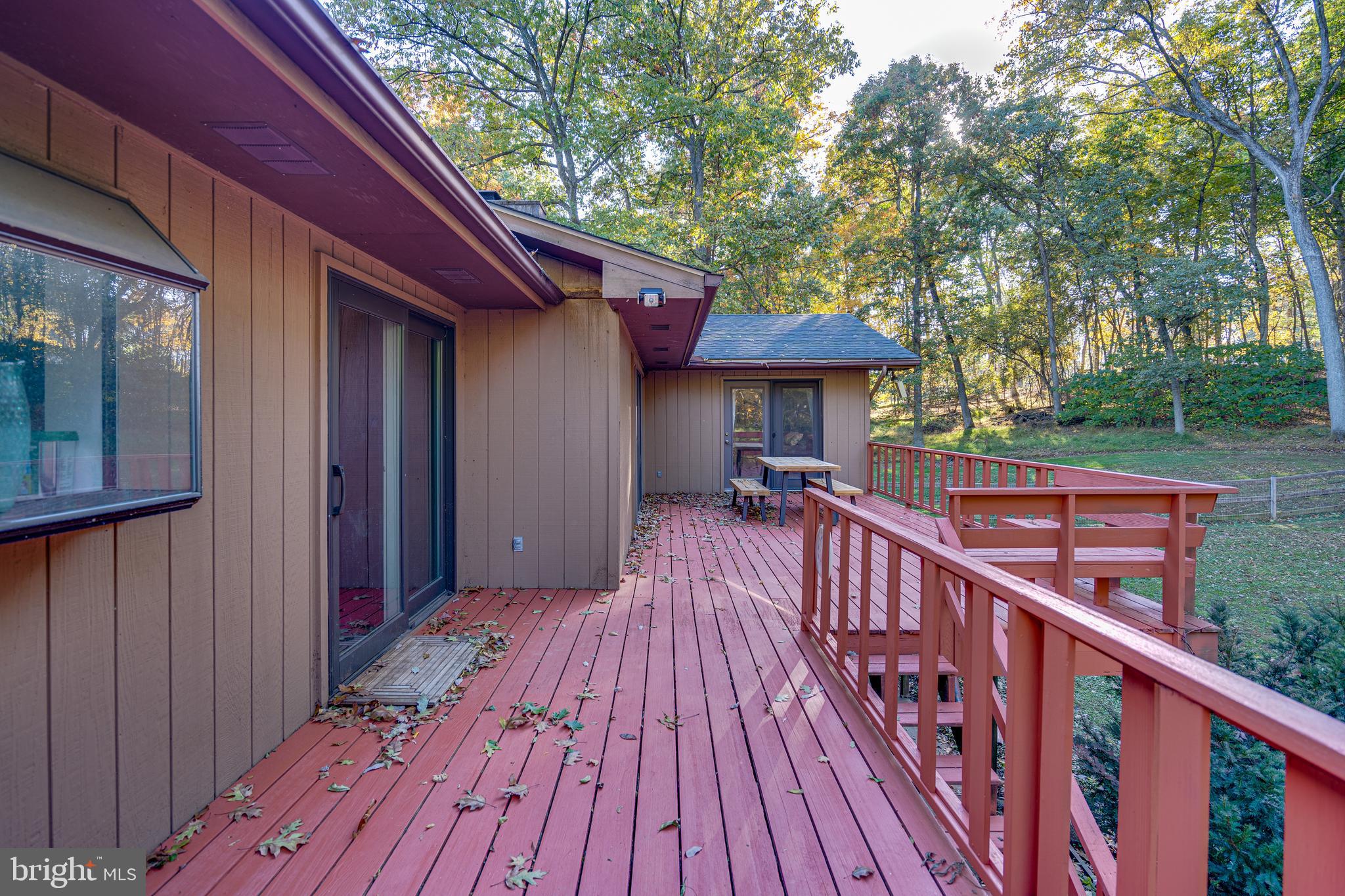 1121 Showers LANE