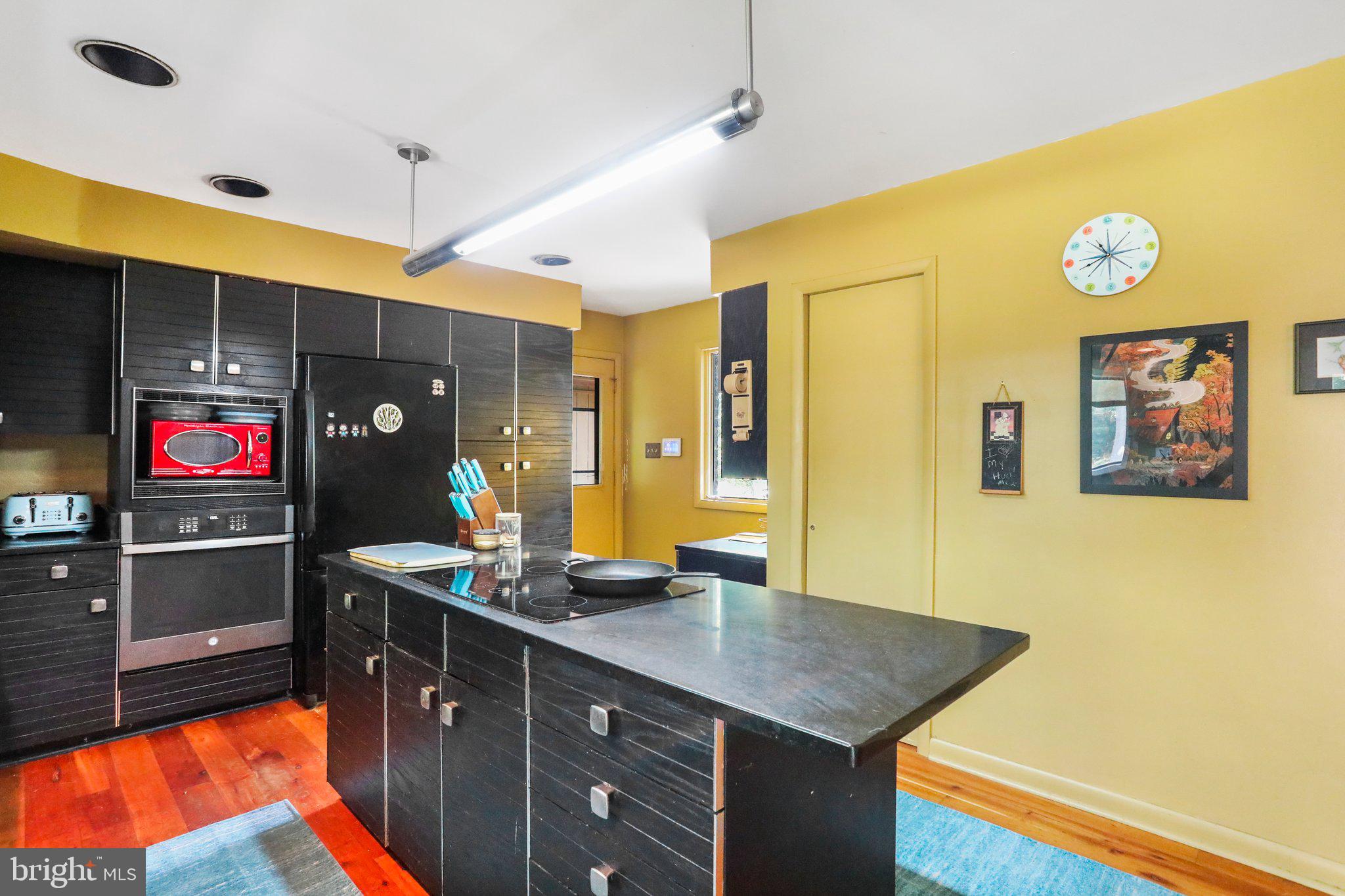 1121 Showers LANE