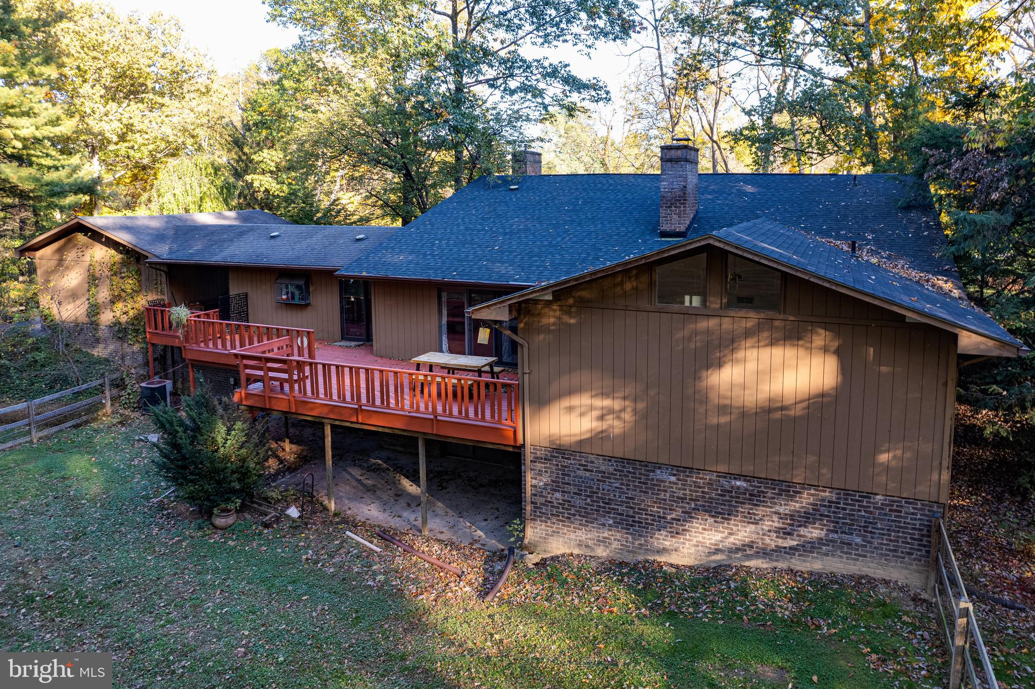 1121 Showers LANE