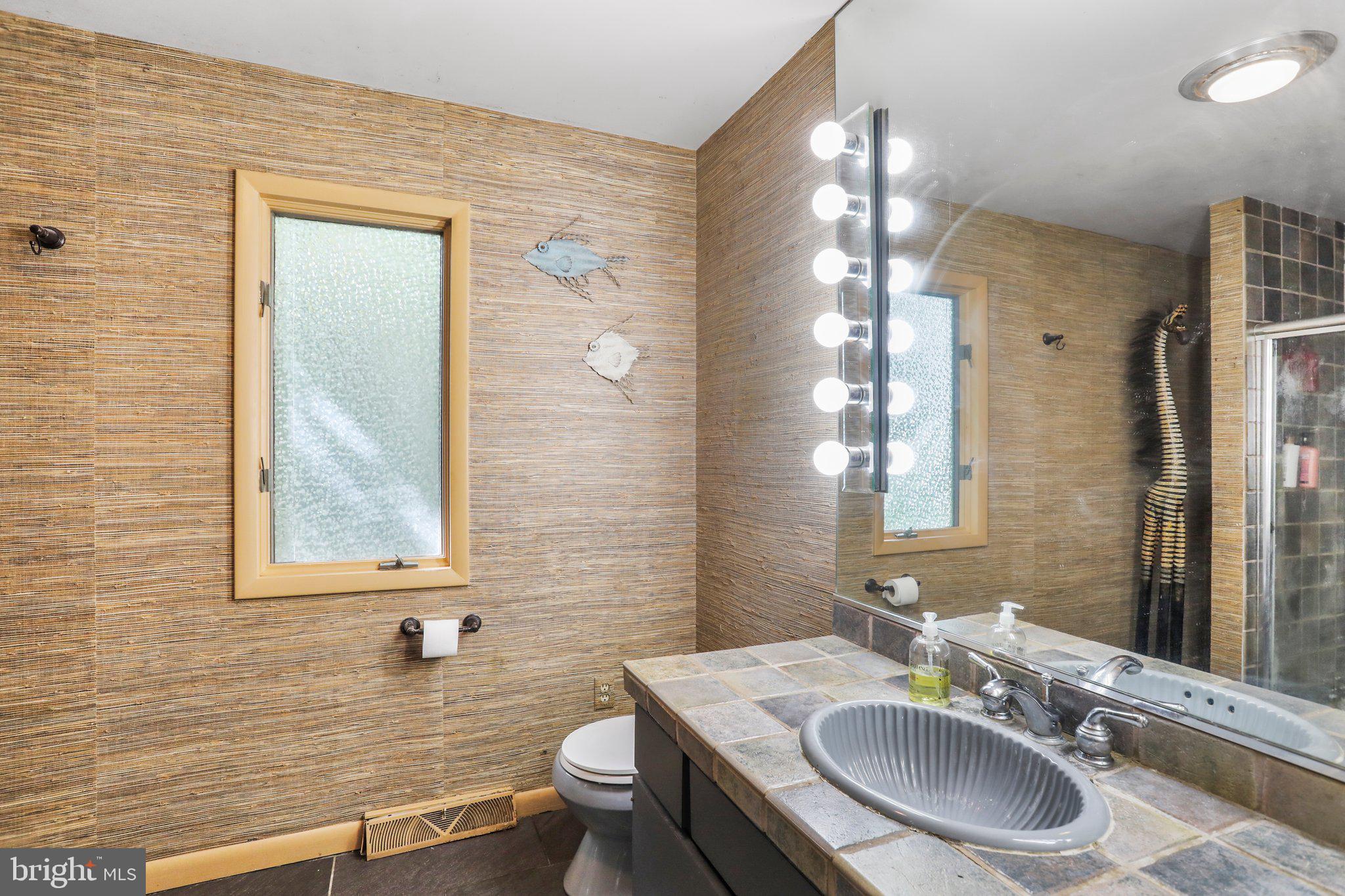 1121 Showers LANE