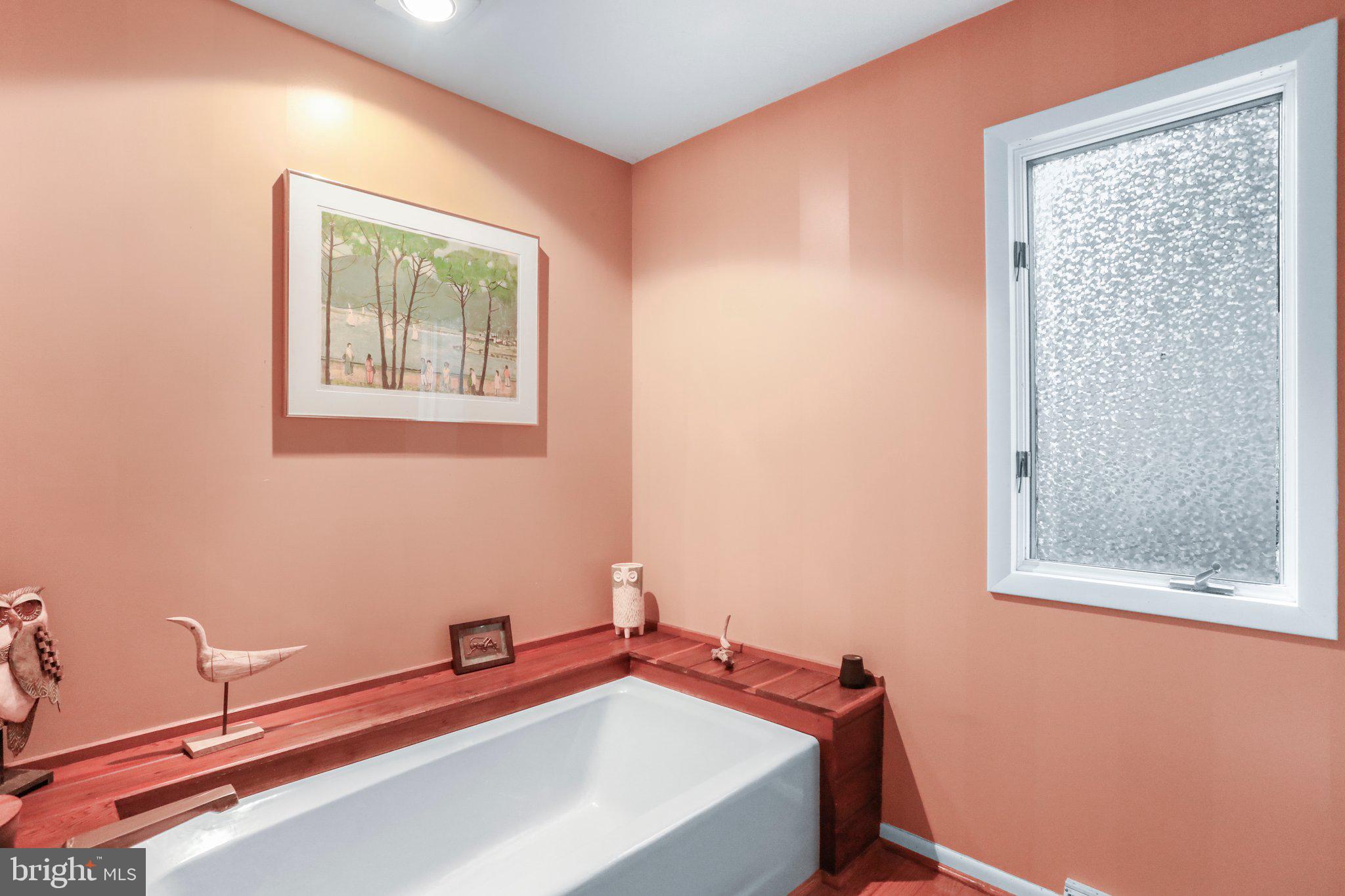 1121 Showers LANE