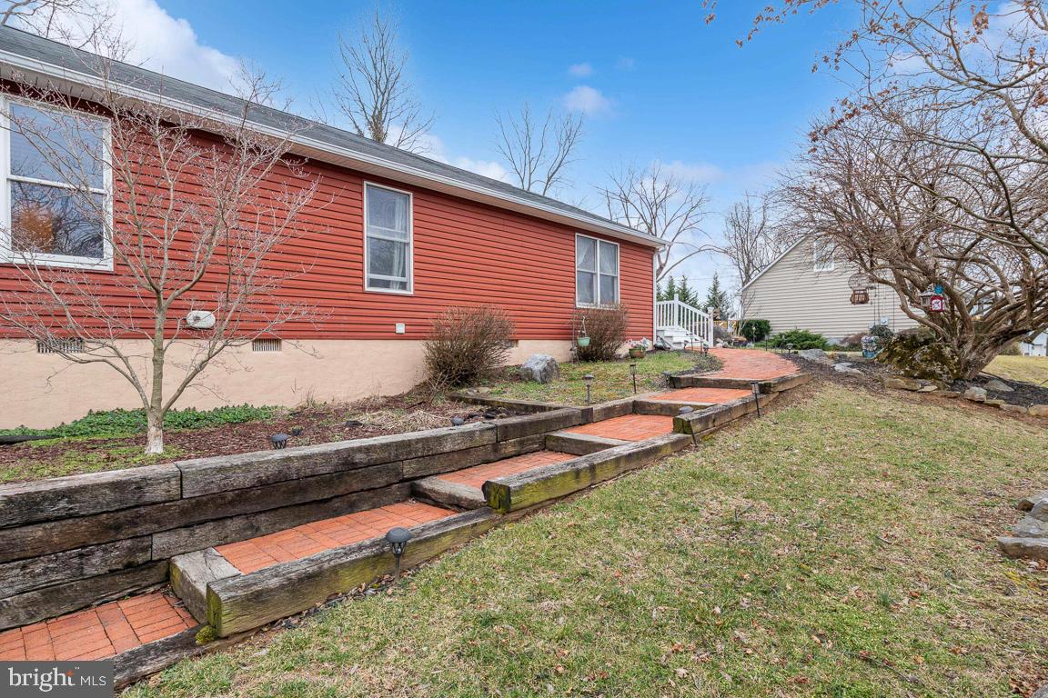 806 Mulberry Dr