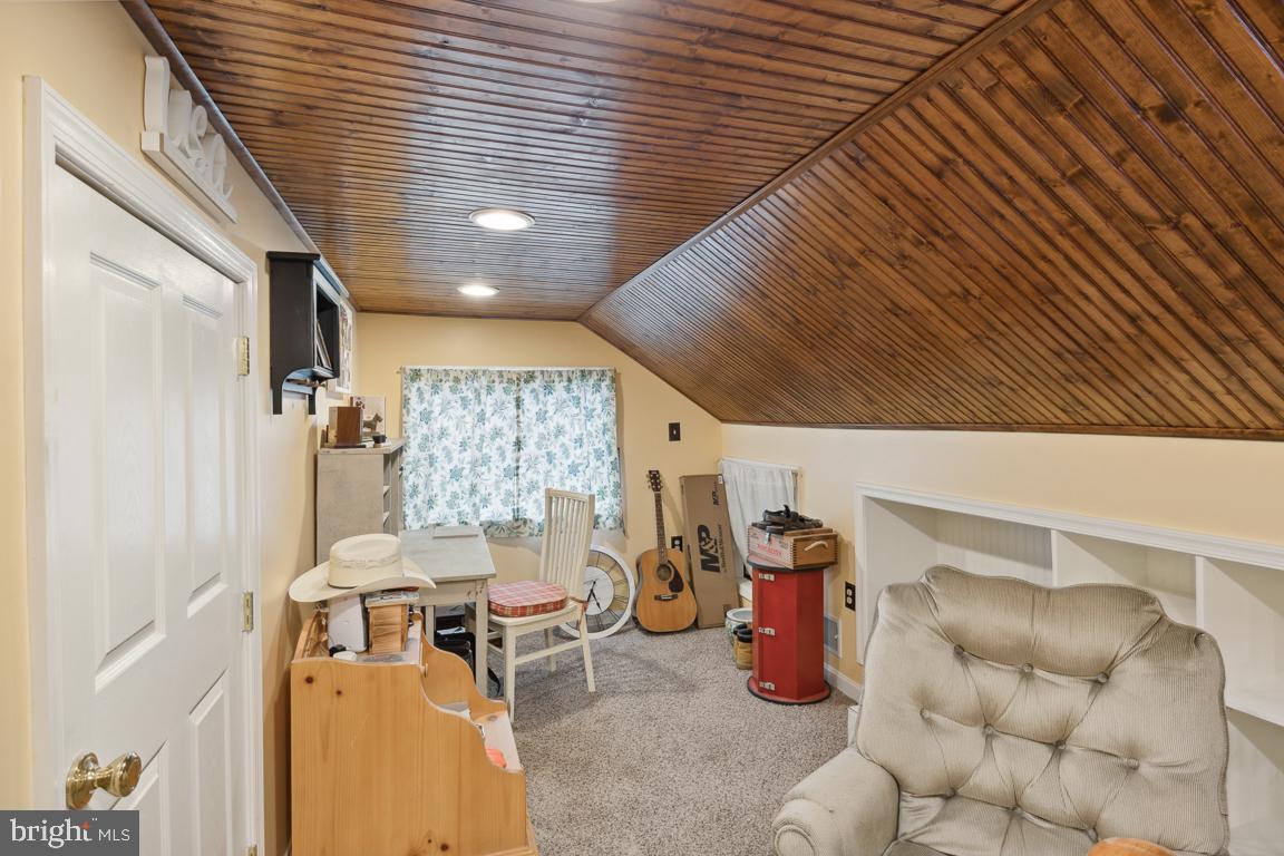 806 Mulberry Dr