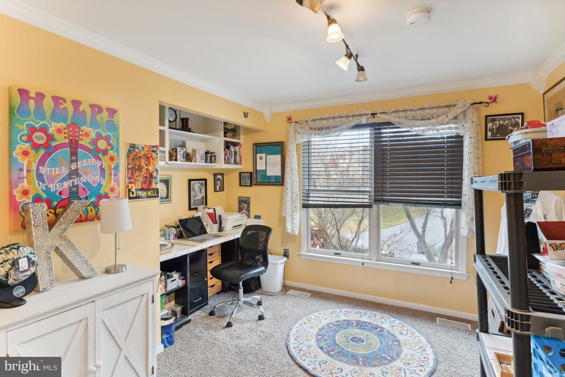 806 Mulberry Dr
