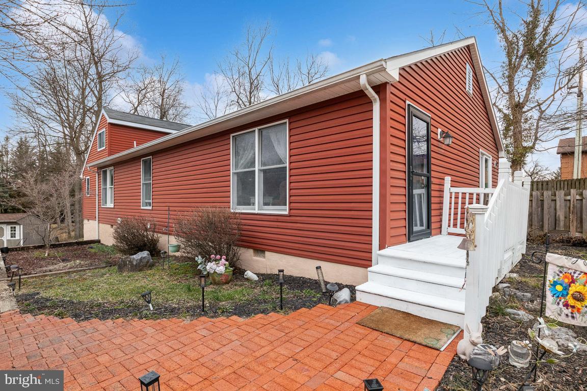 806 Mulberry Dr