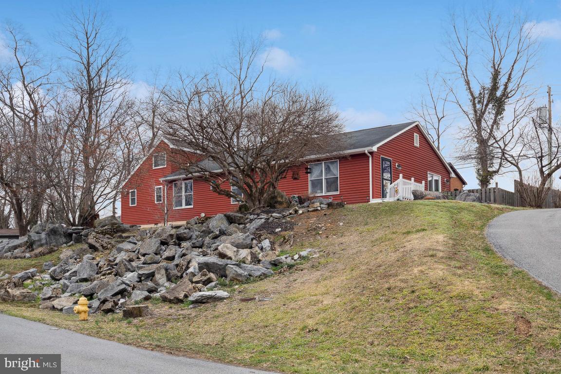 806 Mulberry Dr