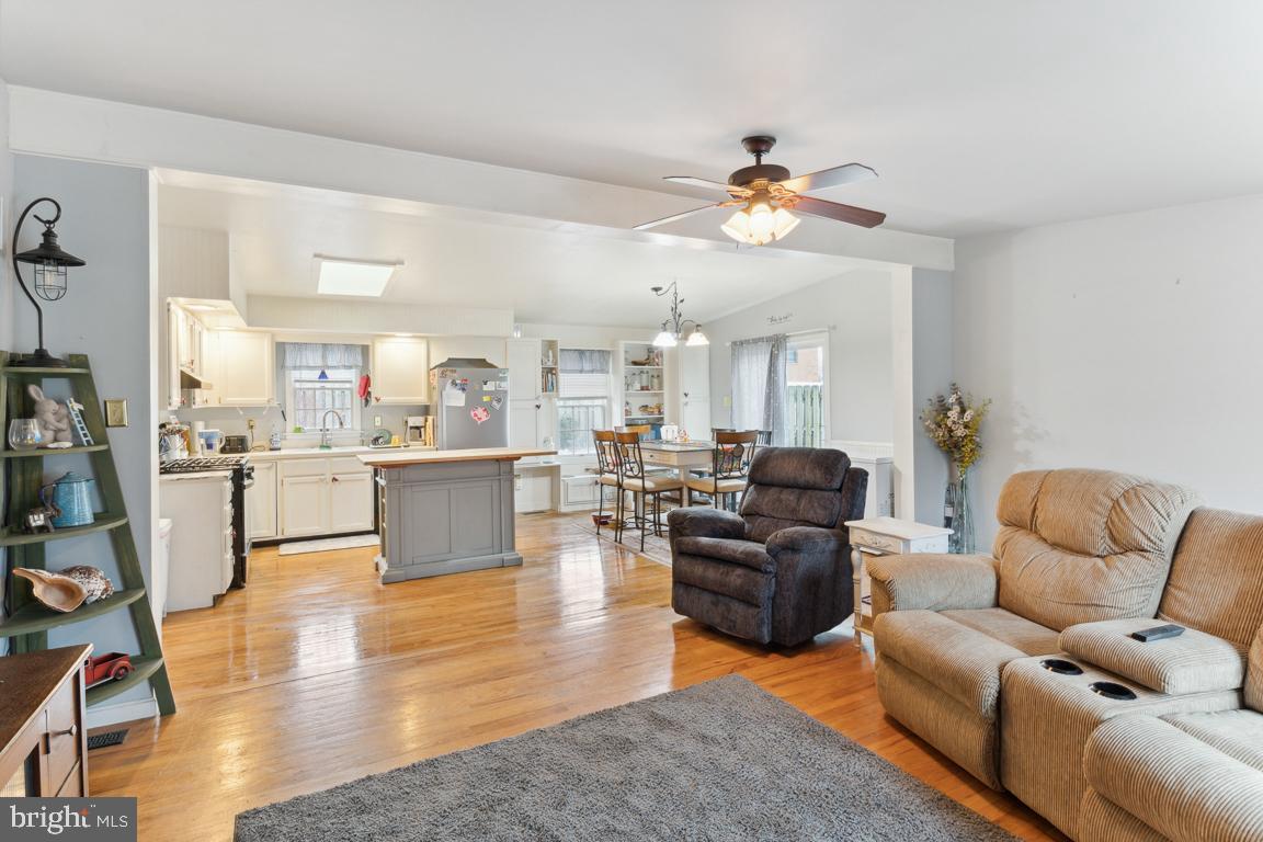 806 Mulberry Dr