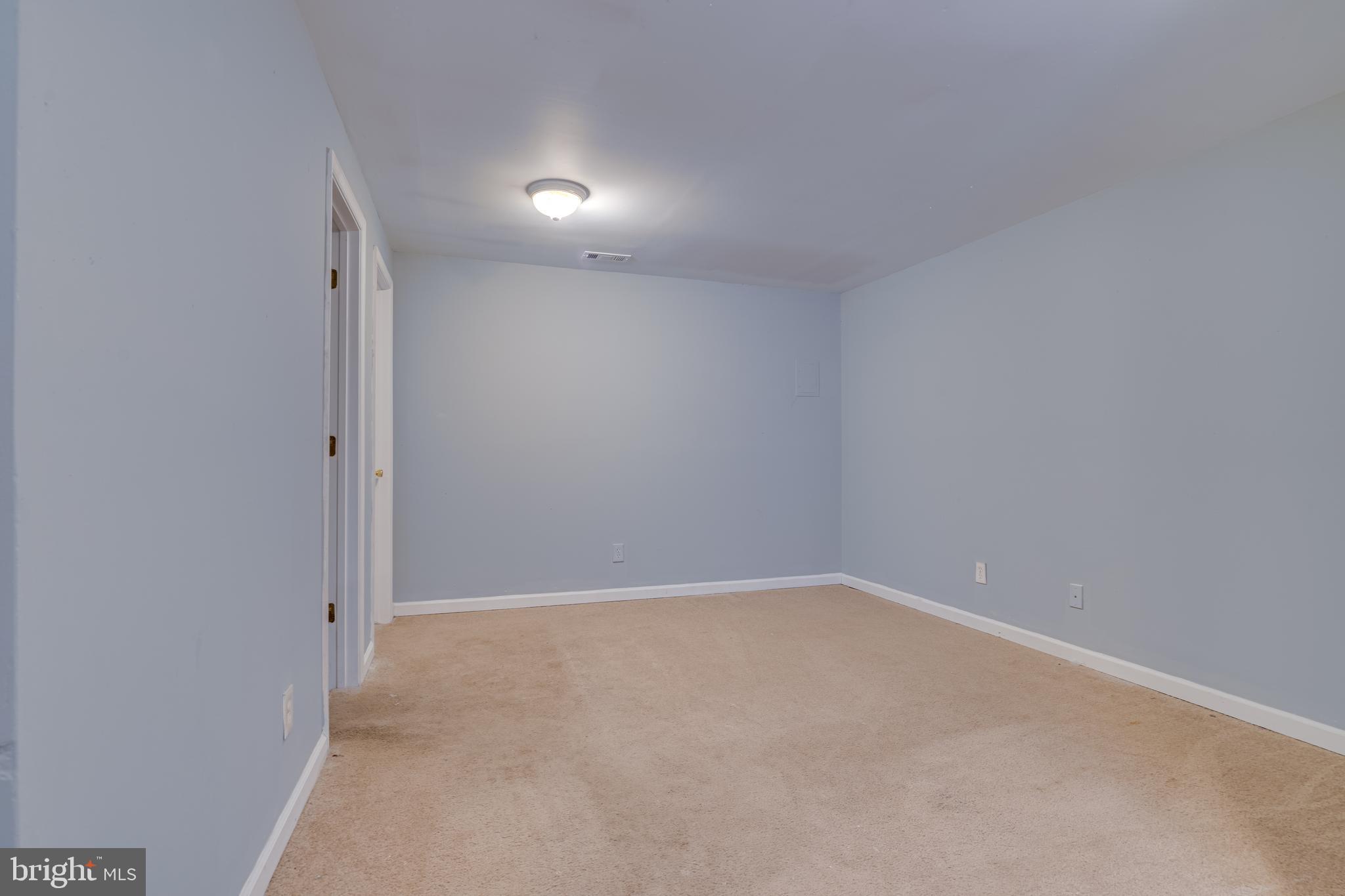 33 Sanford Dr