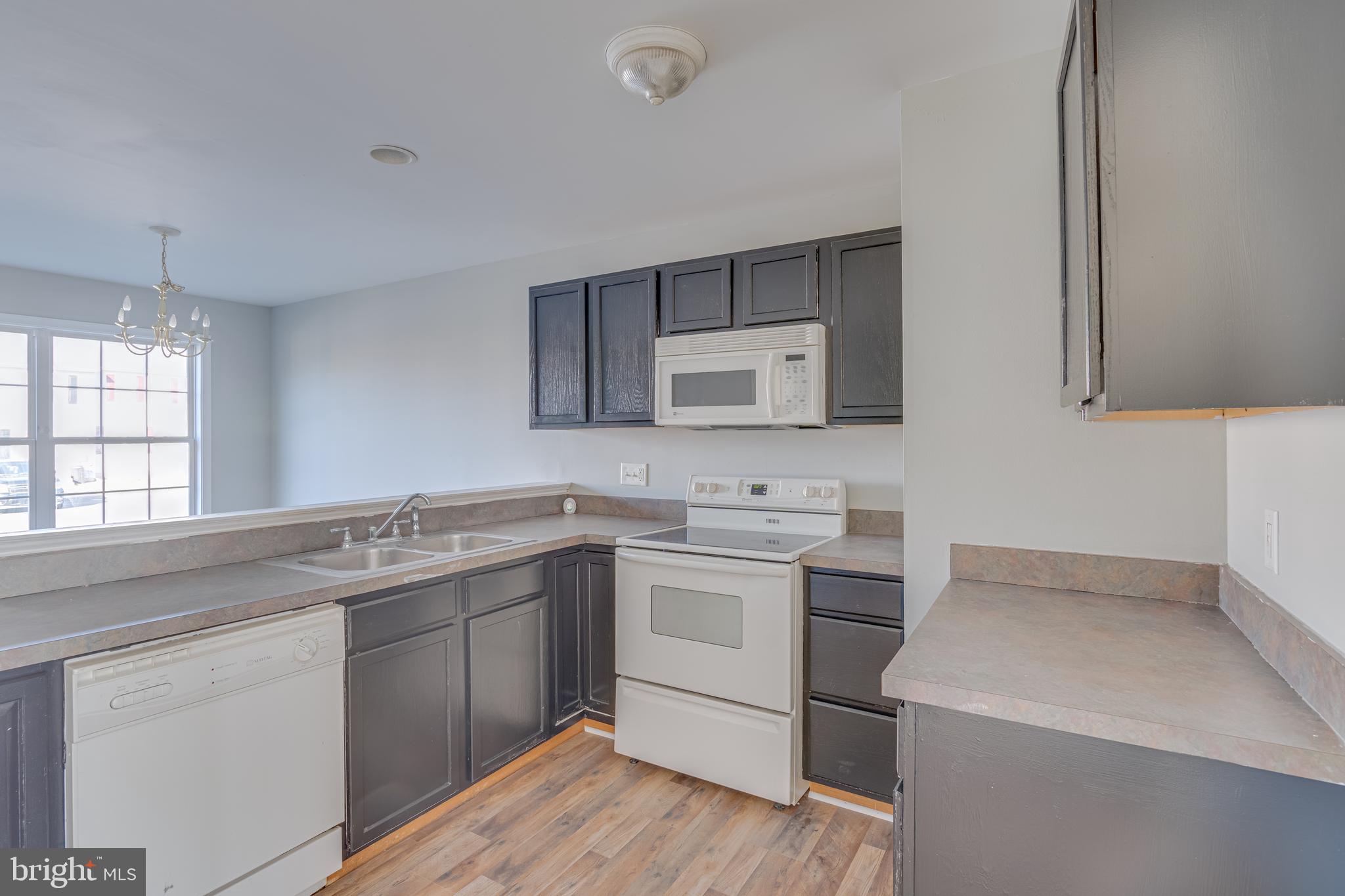 33 Sanford Dr