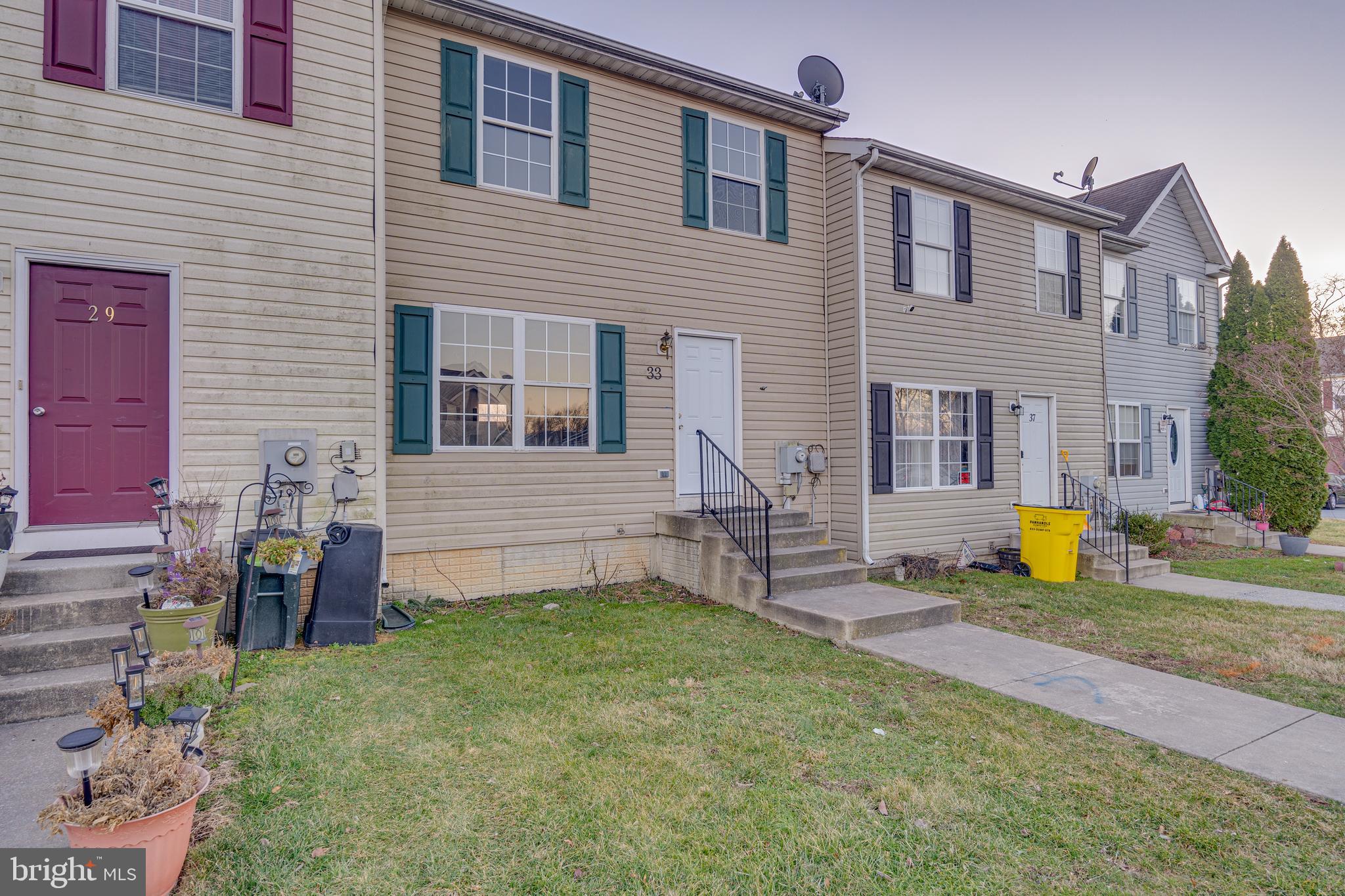 33 Sanford Dr