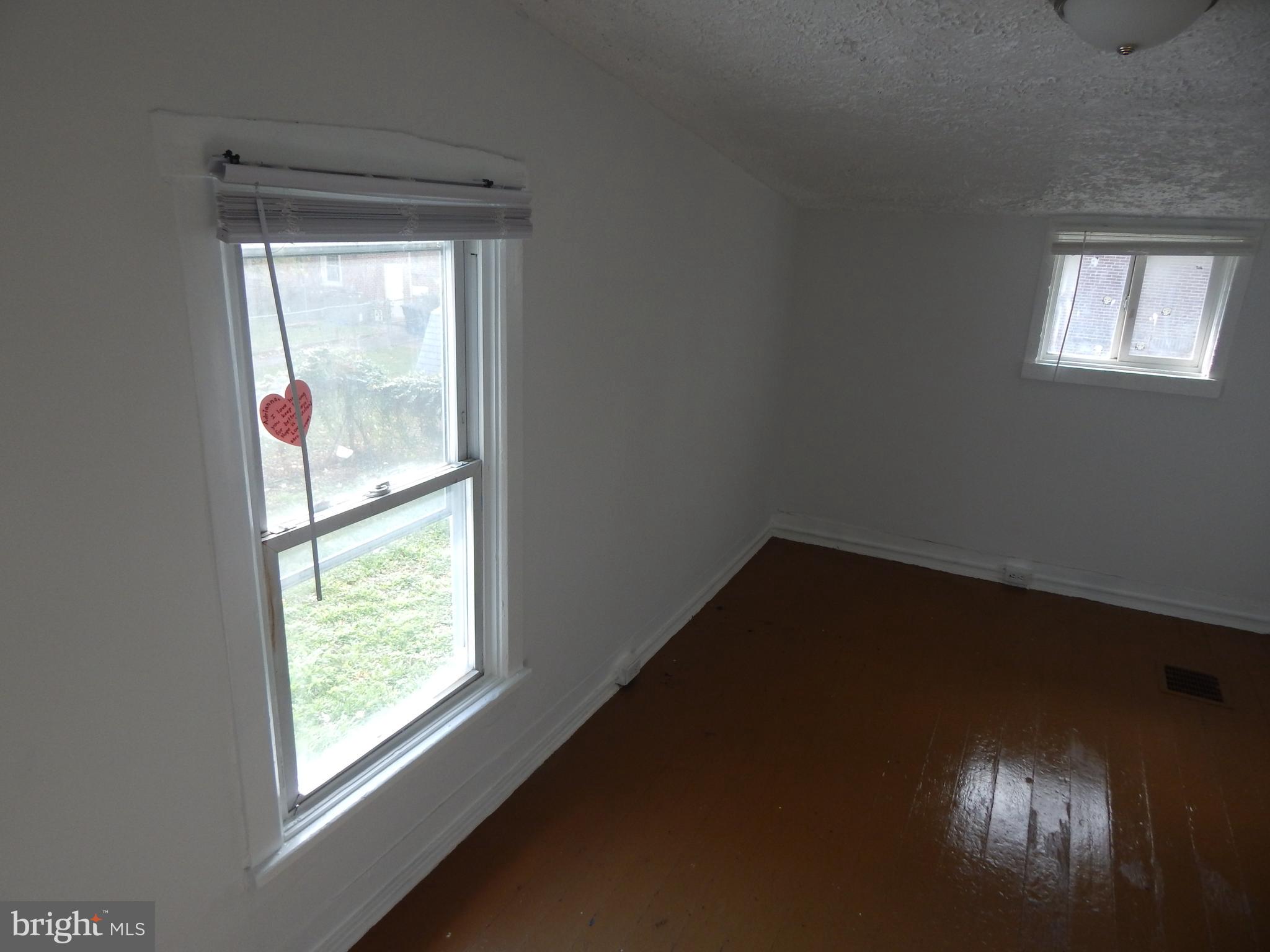 216, 218 N College St