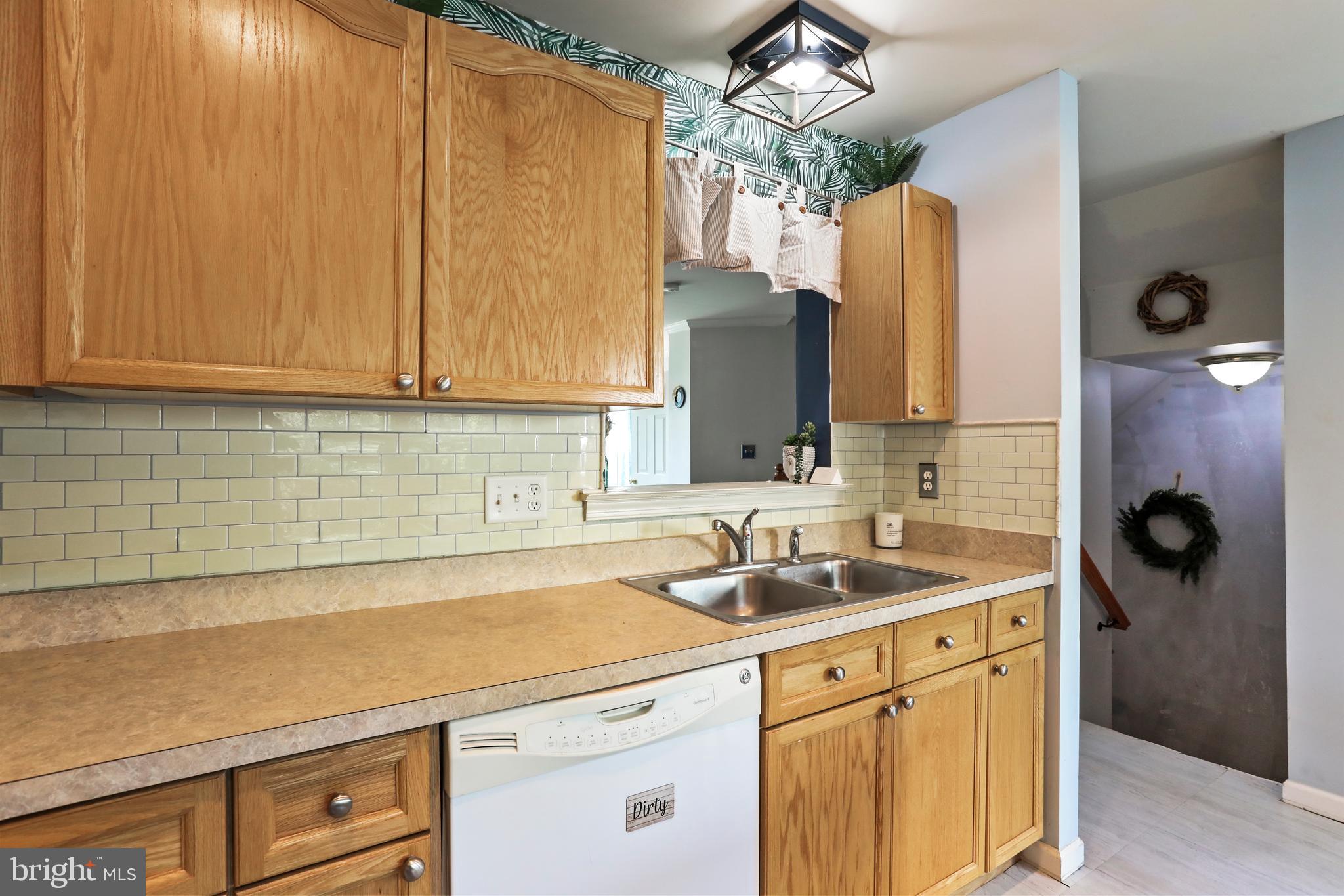 277 Scarboro Dr