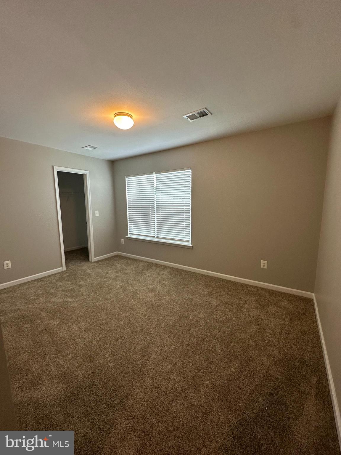 42 EAKINS LN