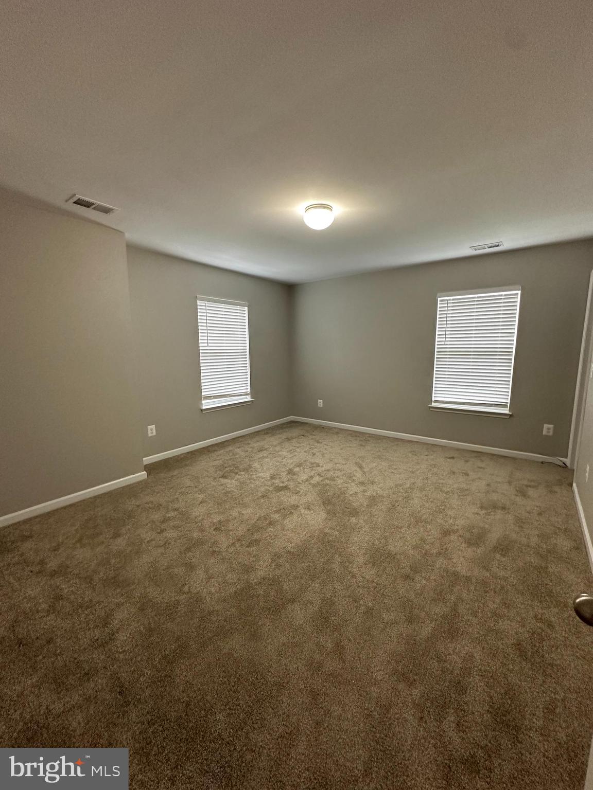 42 EAKINS LN