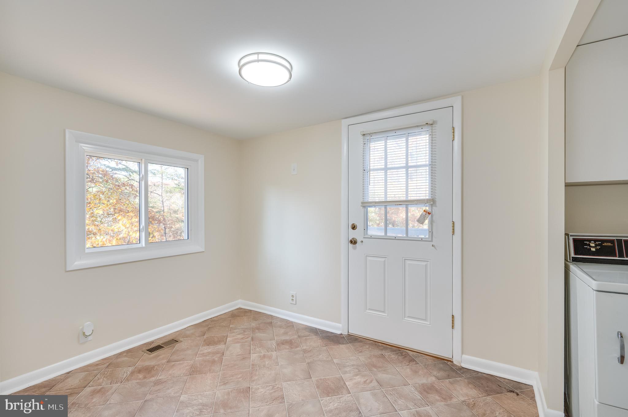129 Shirley Ln