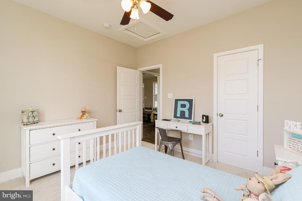 227 SANIBEL WAY