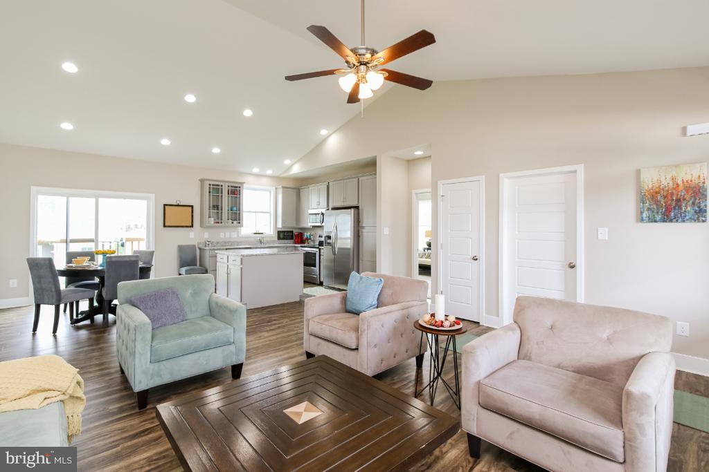 227 SANIBEL WAY