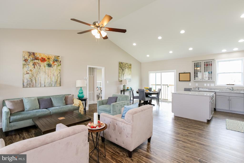 227 SANIBEL WAY