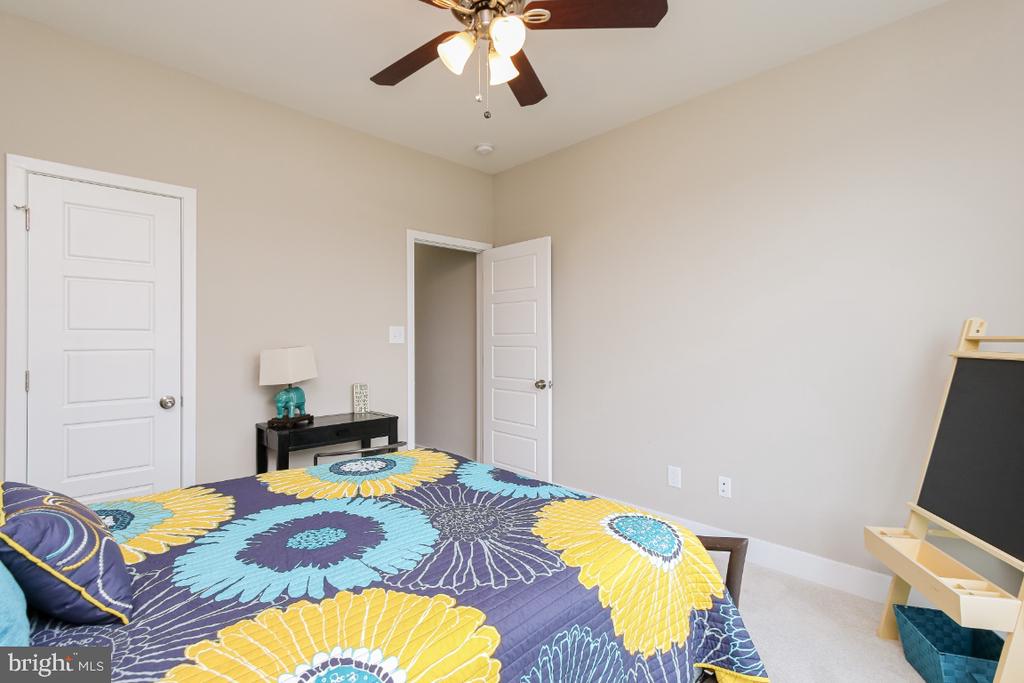 227 SANIBEL WAY