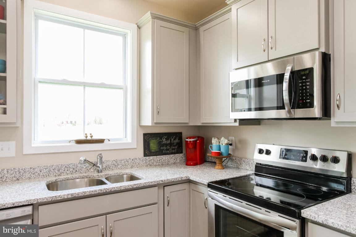 227 SANIBEL WAY