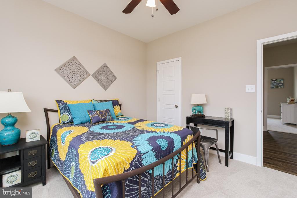 227 SANIBEL WAY