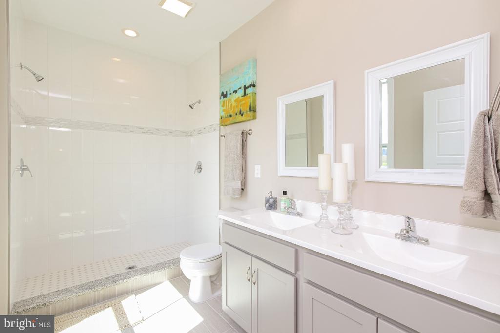 227 SANIBEL WAY