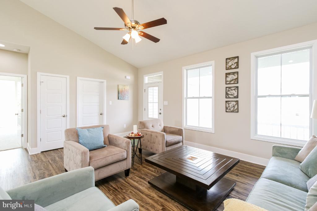 227 SANIBEL WAY