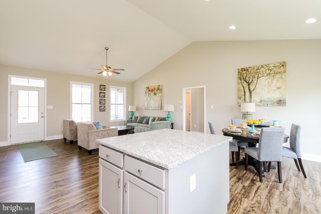 227 SANIBEL WAY