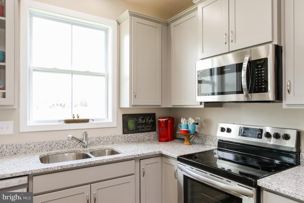 227 SANIBEL WAY