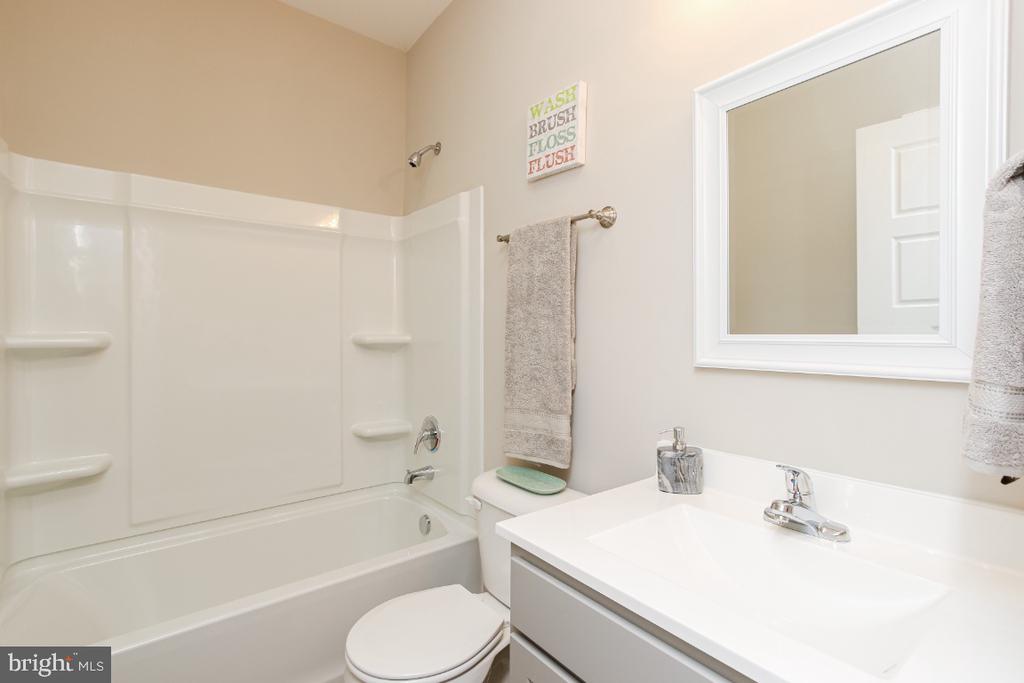 227 SANIBEL WAY