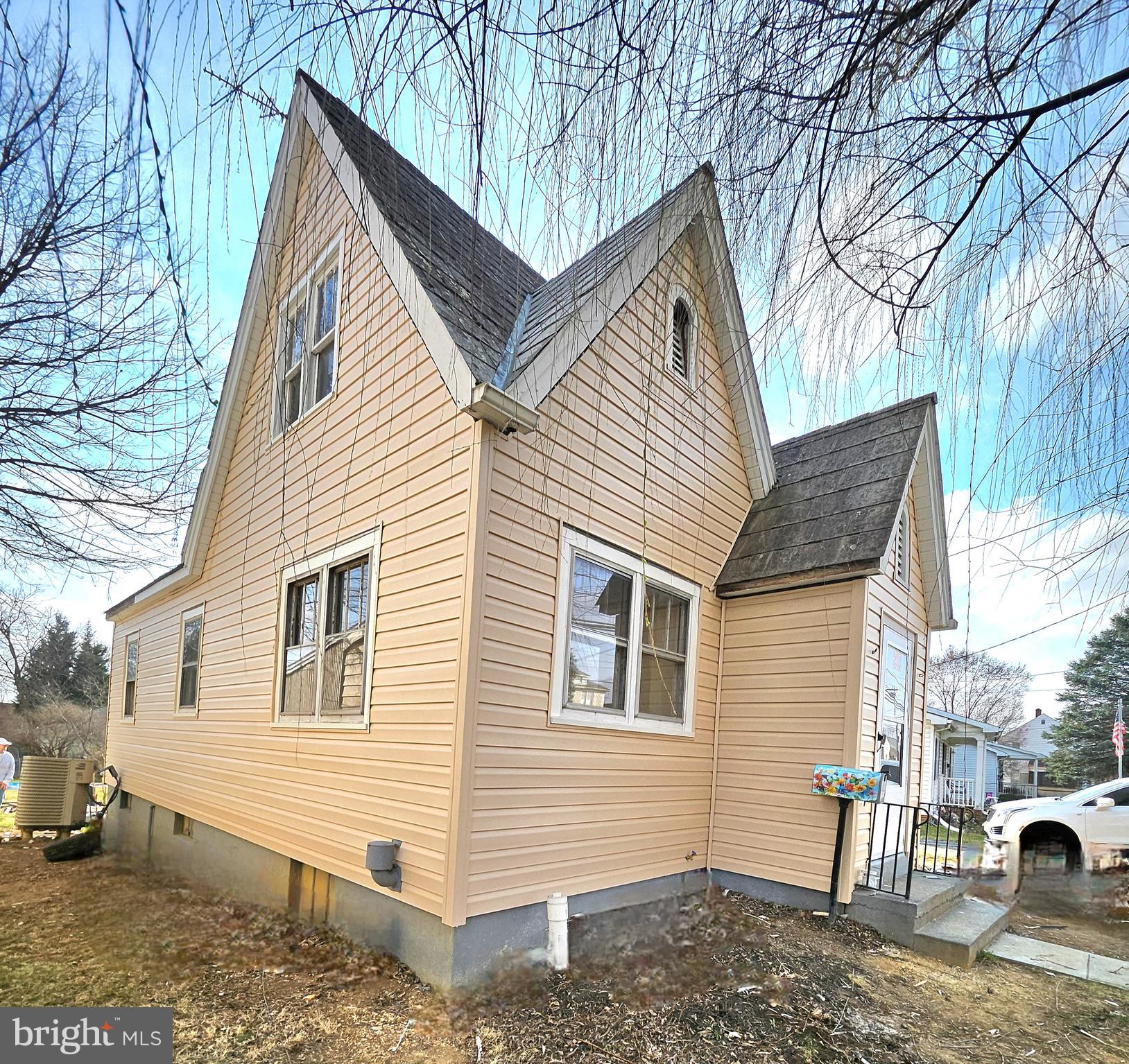 610 E Moler Ave