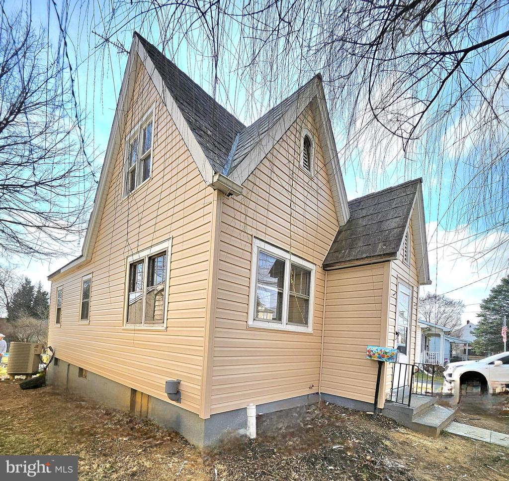 610 E Moler Ave