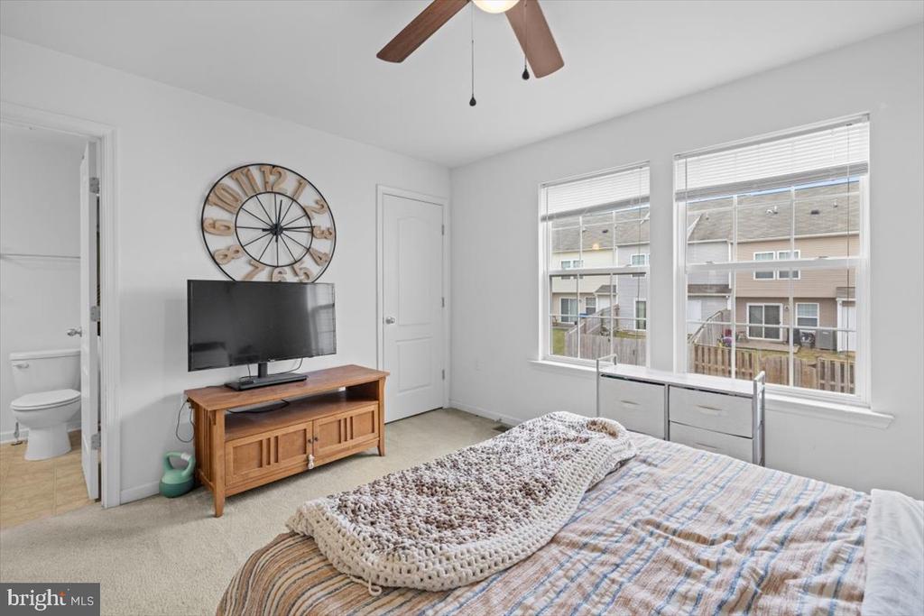 14 Fast View Dr